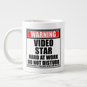 Taza De Café Gigante La estrella de vídeo de advertencia en el trabajo