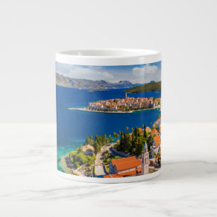 Taza De Café Gigante Línea costera Ciudad de Korcula, isla de Korcula