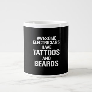 Taza De Café Gigante Los Hombres Con Electricistas Impresionantes Tiene