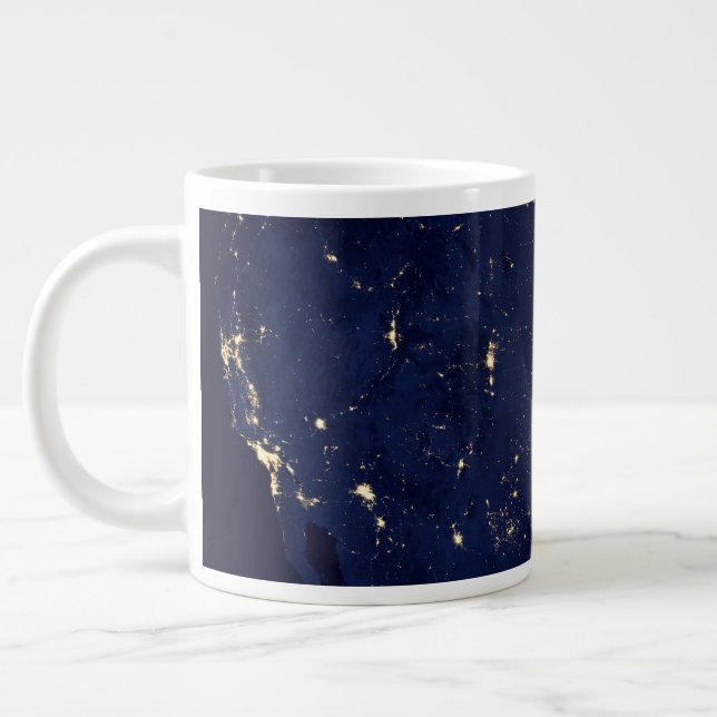 Taza De Café Gigante Luces De La Ciudad De Estados Unidos De Noche. (Izquierda)
