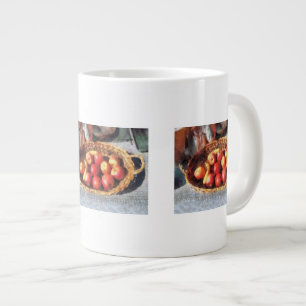 Taza De Café Gigante Manzanas y plátanos en canasta