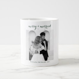 Taza De Café Gigante Merry & Married - Personalized Newlywed Christmas