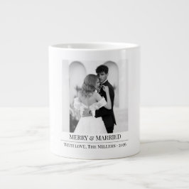 Taza De Café Gigante Merry & Married - Personalized Newlywed Christmas