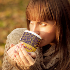 Taza De Café Gigante Moda Flores doradas patrón púrpura | personalizado