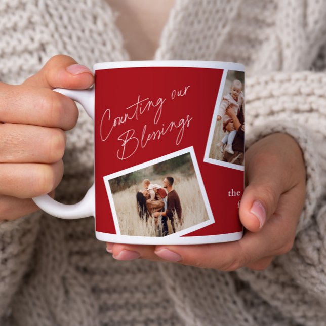 Taza De Café Gigante Moderno y elegante regalo familiar de 4 Collages d (A modern counting our blessings script 4 photo collage mug in red.)