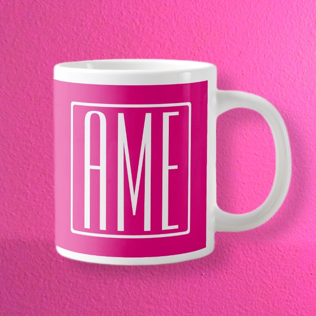 Taza De Café Gigante Monograma inicial | Blanco Sobre Rosa Caliente (Subido por el creador)