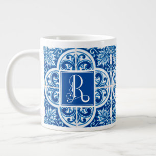 Taza De Café Gigante Monograma R, diseño de mosaico azul clásico