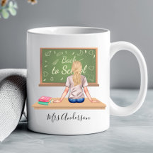 Mug Blonde, profesora de pizarra escolar de vuelta