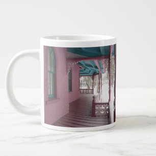 Taza De Café Gigante Nevada de invierno en un porche rosado - Viñedo de