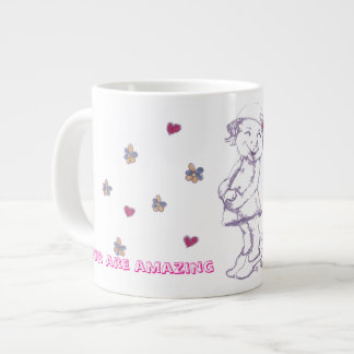 Taza De Café Gigante Niña bonita jugando a disfrazarse
