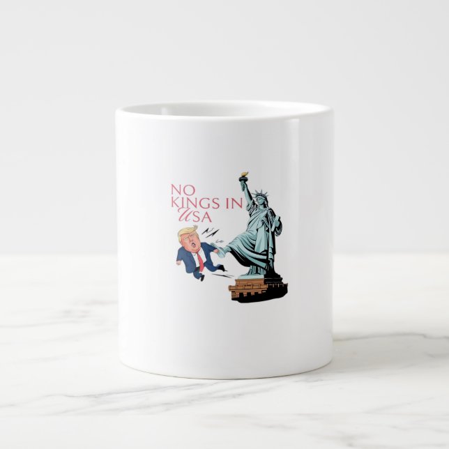 Taza De Café Gigante No Kings In USA Statue Of Kicking Out Fump Classic (Frente)