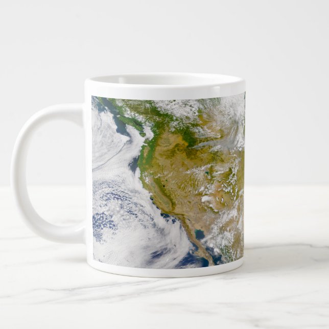 Taza De Café Gigante Norteamérica Con Humo Visible En Lugares. (Izquierda)