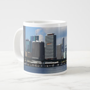 Taza De Café Gigante Opinión de la costa de Miami