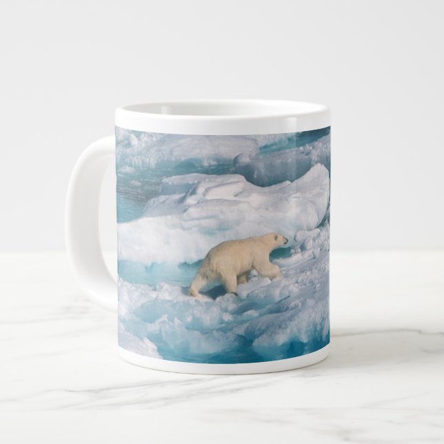 Taza De Café Gigante Oso polar caminando por el mar (Izquierda)