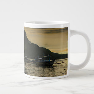 Taza De Café Gigante Outrigger al atardecer