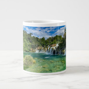 Taza De Café Gigante panorama remoto de las cascadas croatas de Krka vi