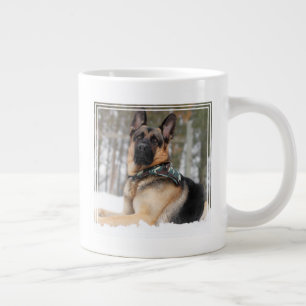 Taza De Café Gigante Pastor alemán en nieve