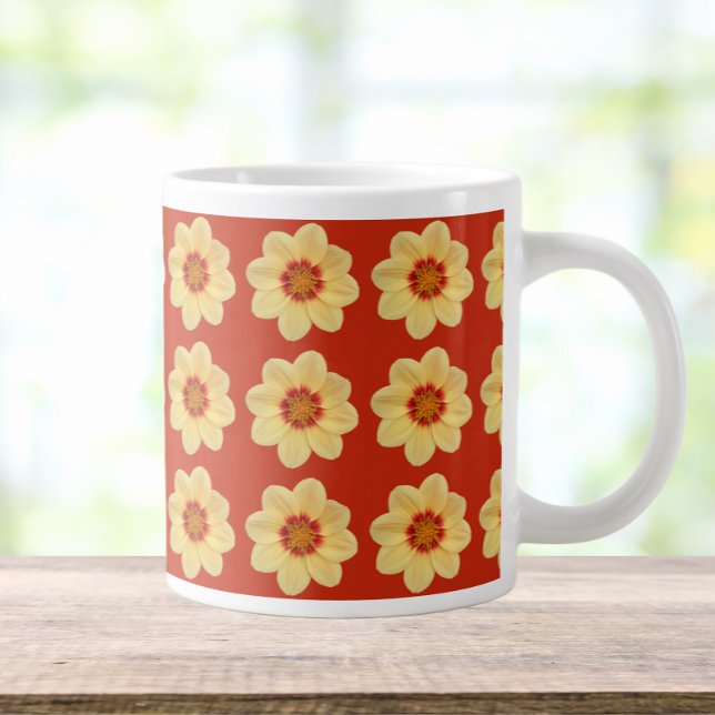 Taza De Café Gigante Patrón floral Dahlia amarillo en rojo (In Situ)