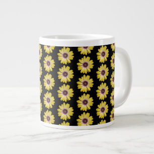 Taza De Café Gigante Patrón floral de margarita africana amarilla sobre