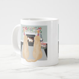 Taza De Café Gigante Perros De Labrador Amarillo En Escena De Chimenea 