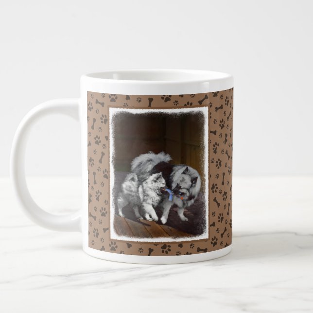 Taza De Café Gigante Pintado Keeshond Playtime - Arte Perro Original. (Izquierda)