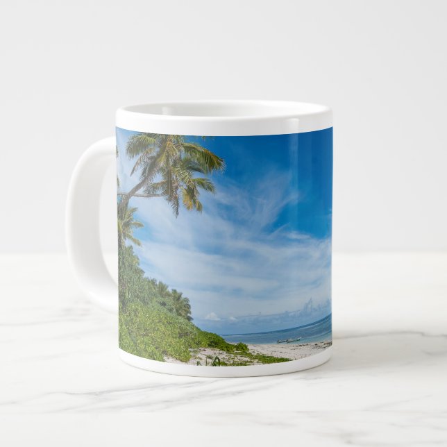 Taza De Café Gigante Playa de Kolovai, rodeada de palmeras (Izquierda)