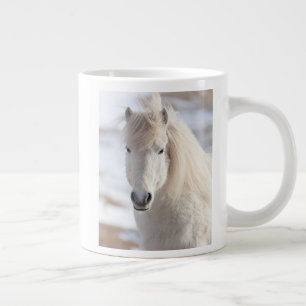Taza De Café Gigante Primer plano de un caballo islandés blanco