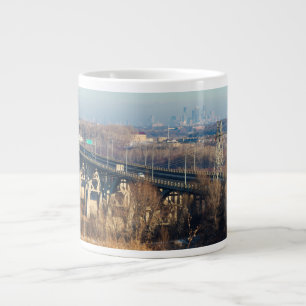 Taza De Café Gigante puente de mendota que atraviesa el valle del río m