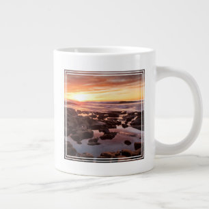 Taza De Café Gigante Puesta de sol sobre piscinas de marea