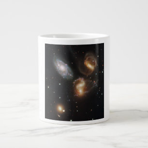 Taza De Café Gigante Quinteto de Stephan: Un Naufragio Galáctico