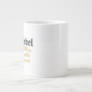 Taza De Café Gigante Rebelde con una tipografía cardíaca suave