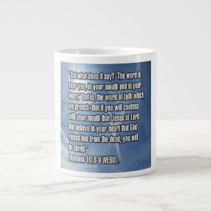 Taza De Café Gigante Romanos 10:8-9 WEBU Mug
