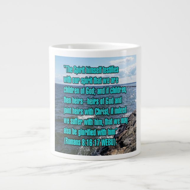 Taza De Café Gigante Romanos 8:16-17 WEBU Mug (Frente)