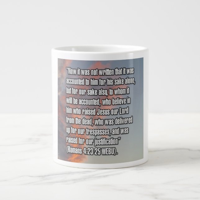 Taza De Café Gigante Romans 4:23–25 WEBU Mug (Frente)