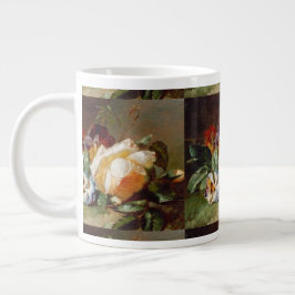 Taza De Café Gigante Rosa blanca y violetas al borde de la madera