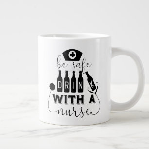 Taza De Café Gigante Sea Seguro Con Una Enfermera