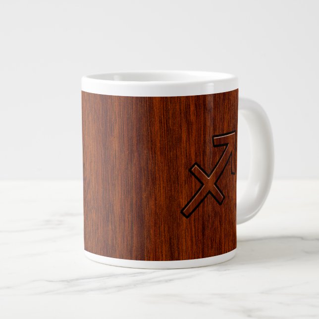 Taza De Café Gigante Símbolo zodiaco sagitario en madera de caoba (Derecha)