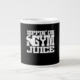 Taza De Café Gigante Sippin Sobre Jugo De Gimnasio - Camisetas De Entre