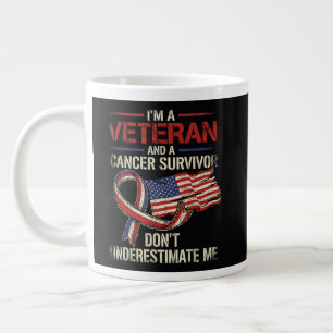 Taza De Café Gigante Superviviente de cáncer veterano no me subestimes