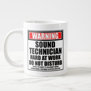 Taza De Café Gigante Técnico De Sonido De Advertencia En Trabajo