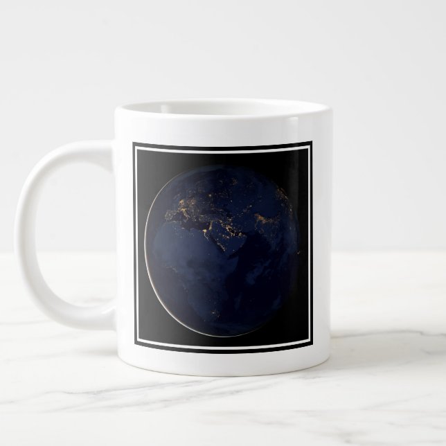 Taza De Café Gigante Tierra completa con luces de la ciudad (Izquierda)