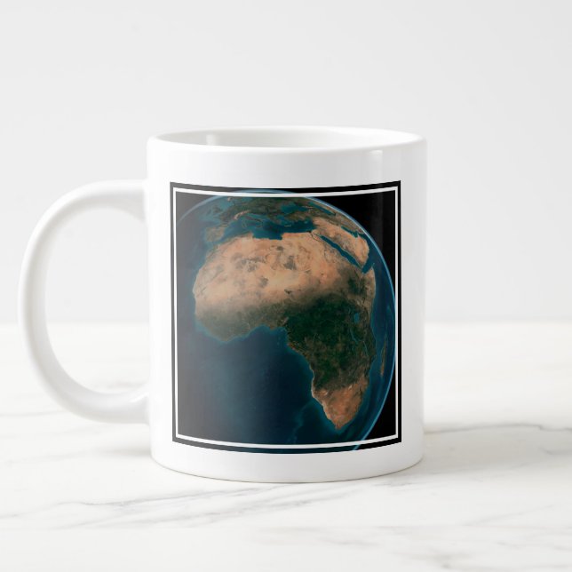 Taza De Café Gigante Tierra Llena Desde El Espacio Sobre El Continente  (Izquierda)