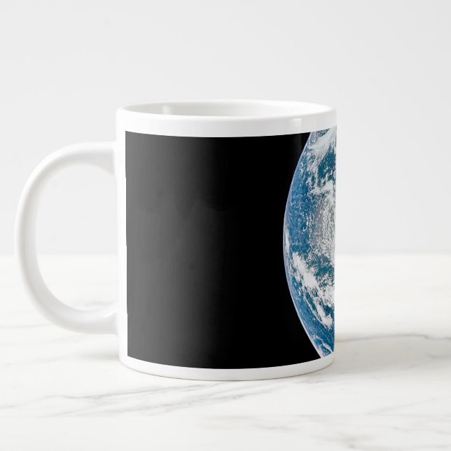 Taza De Café Gigante Tierra Tomada De La Nave Espacial Apolo 13. (Izquierda)
