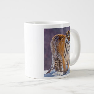 Taza De Café Gigante Tigre siberiano en la nieve, China