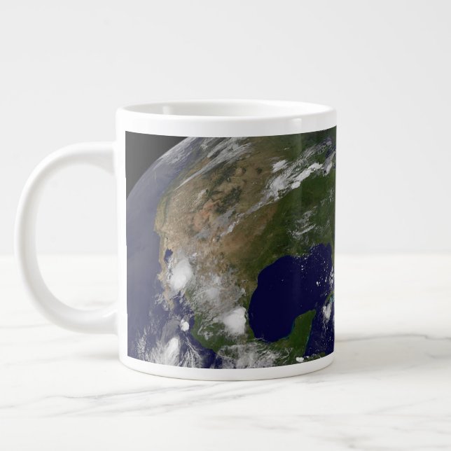 Taza De Café Gigante Tormentas Tropicales En El Planeta Tierra. (Izquierda)