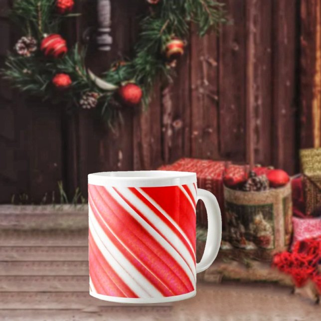 Taza De Café Gigante Tratamientos a rayas (This Striped Treats Giant Coffee Mug reminds us of Christmas candy in stocking gifts.)