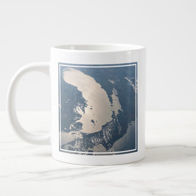 Taza De Café Gigante Vigas Sunglint frente al lago Michigan (Izquierda)