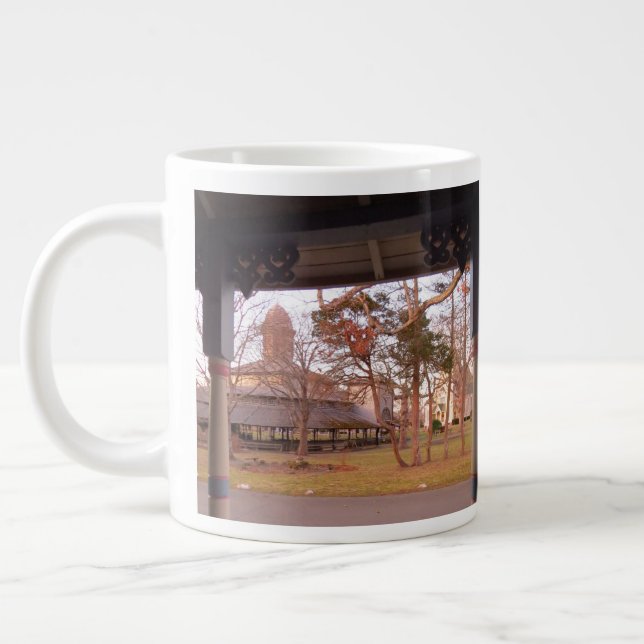 Taza De Café Gigante Vista de Tabernáculo desde el Porche - Viñedo de M (Izquierda)