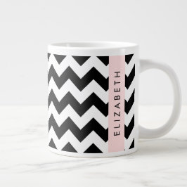 Taza De Café Gigante Zigzag negro y blanco, patrón de cheurón, nombre