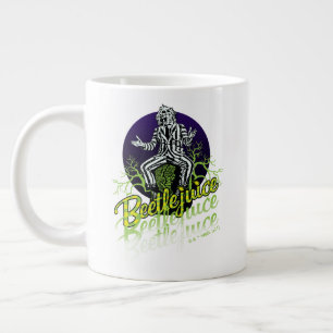 Taza De Café Gigante Zumo de remolacha Sentado en una lápida